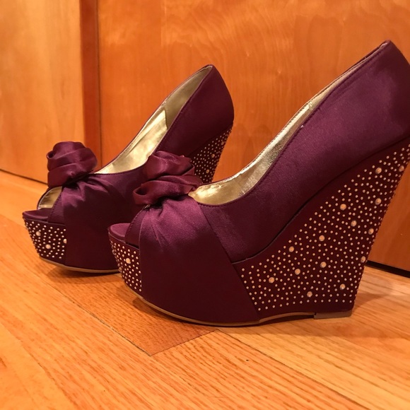 Occasions purple & rhinestone wedges, never worn - Picture 1 of 4